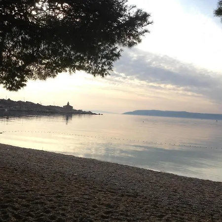 Komfortable Mit Terrasse In Bidol Makarska