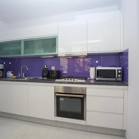 Komfortable Mit Terrasse In Bidol Apartment Makarska