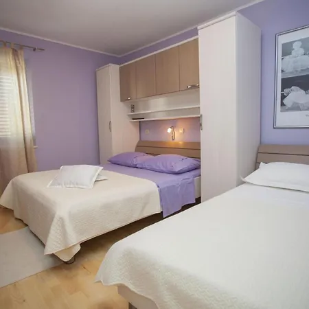 Apartment Komfortable Mit Terrasse In Bidol Makarska