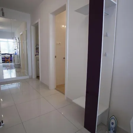 Komfortable Mit Terrasse In Bidol Apartment Makarska